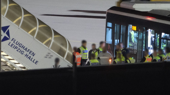 Hessen schiebt vier Straftäter nach Afghanistan ab