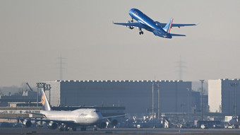 Ostern am Flughafen Frankfurt mit langen Wartezeiten