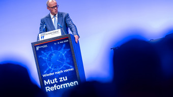 Bundesregierung ein Jahr im Amt: Merz-Statement zur Krise