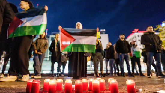 Weitgehend friedlich: Mehrere Nahost-Kundgebungen in Hessen