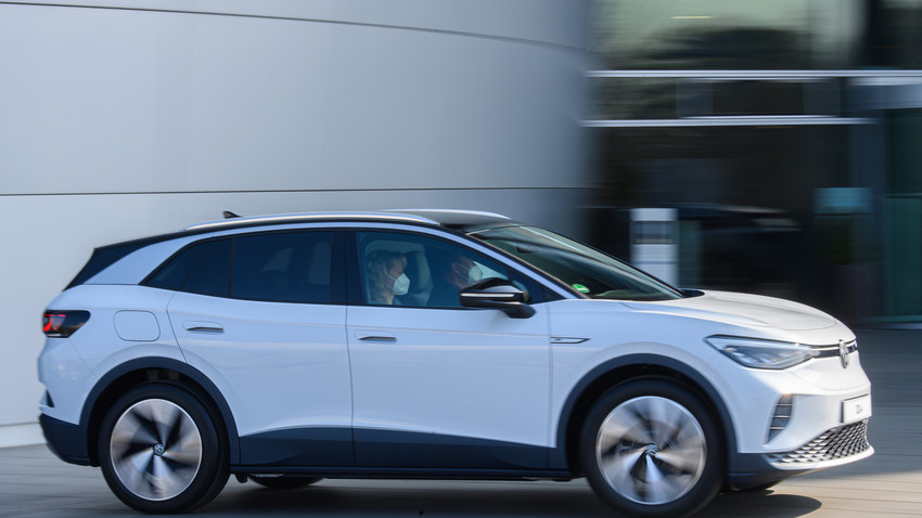 OLG entscheidet: Kein erhöhtes Bußgeld für SUV-Fahrer