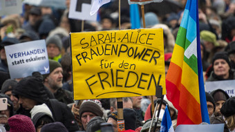 Wagenknecht und Schwarzer: Demo-Aufruf für Verhandlungen mit Russland