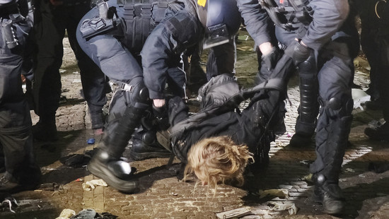 Weitere Krawalle in Leipzig: Etwa 50 Polizisten verletzt
