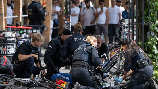 Drogenabhängiger hat in Frankfurt Polizisten angegriffen