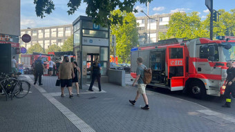 Kurzer Schreck in Frankfurt: U-Bahn an Miquelallee raucht