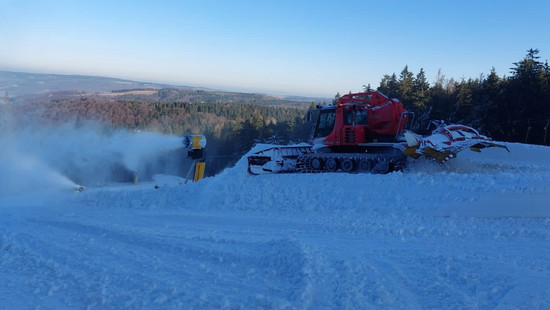Wasserkuppe startet in Wintersaison: Märchenwiesenlift geöffnet