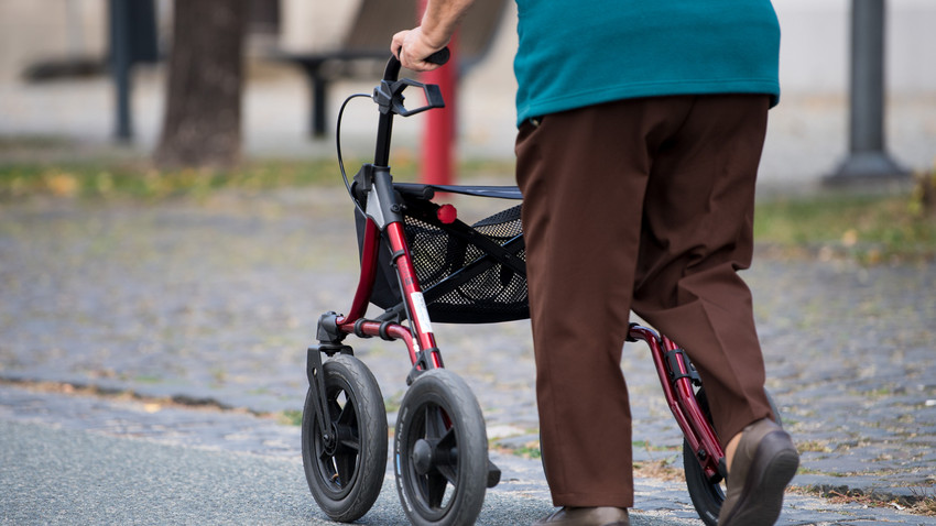 Frankfurt: Ladendiebin flieht auf Zeil mit Rollator