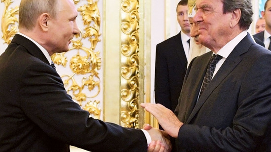 Putin schlägt Schröder als Vermittler im Ukraine-Krieg vor