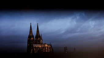 Kölner Dom kostet bald zwölf Euro Eintritt