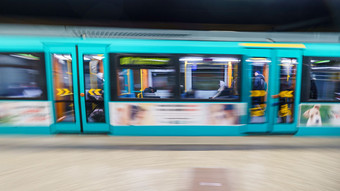 Frankfurt: Unfall im U-Bahn-Tunnel - Mann schwer verletzt