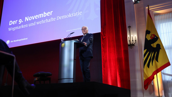 Steinmeier: Demokratie so bedroht wie seit Jahrzehnten nicht