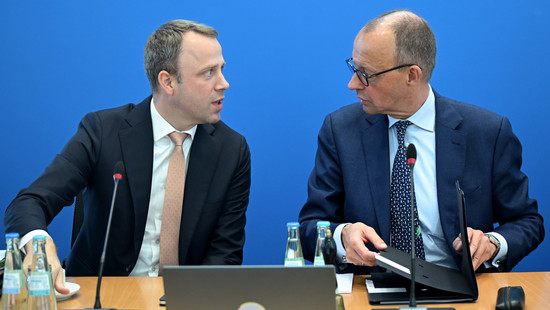 Stühlerücken in der Bundes-CDU: Merz wechselt Generalsekretär aus