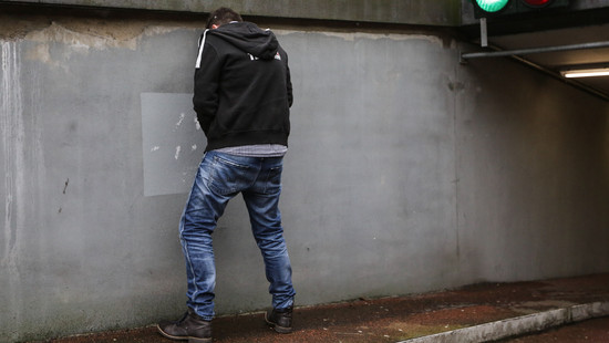 Neuer Bußgeldkatalog in Frankfurt: 300 Euro Strafe fürs Wildpinkeln