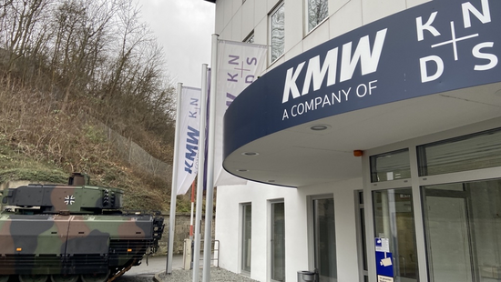 Rhein bei Panzerhersteller KMW in Kassel: Finanzielle Mittel gefordert