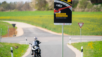 Der Hochtaunuskreis will zu laute Fahrzeuge blitzen
