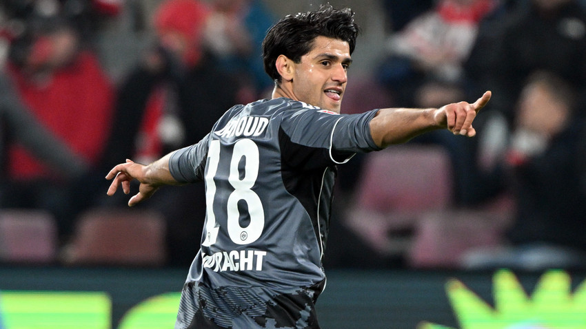 Eintracht in Köln am Ende mit knappem 4:3 Sieg