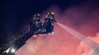 Dieburg: Brand in Industriegebiet - 26-Jähriger schwer verletzt