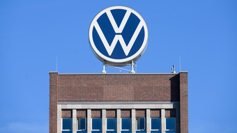 VW nennt erste Details zu Sparplänen - Kritik von IG Metall