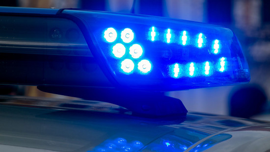 Reifenplatzer auf A67: Mann stirbt bei Unfall bei Einhausen