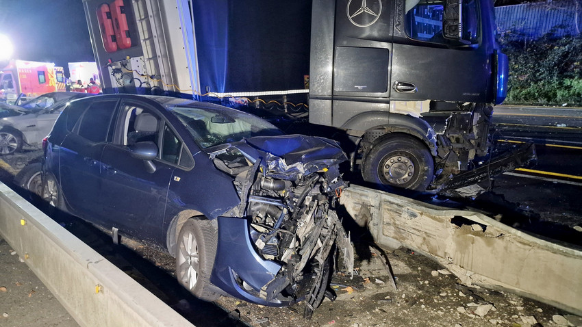 Lkw-Horrorfahrt auf Autobahnen in NRW - Trümmer und viele Verletzte