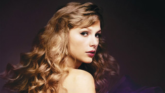 taylor swift: mit armreifen beworfen