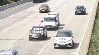 Polizei erwischt Drängler auf A5: Nur 10 Meter Abstand bei 100 km/h