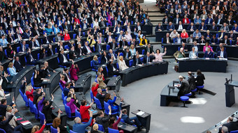 Neuer Bundestag konstituiert - alte Regierung entlassen
