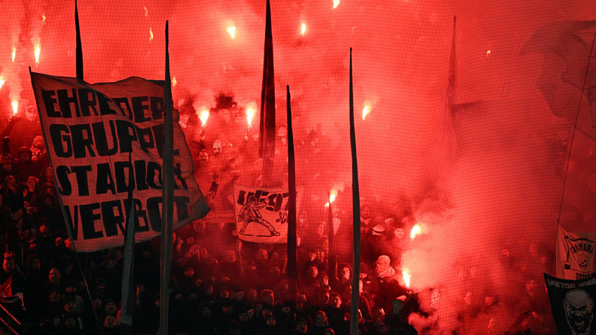 Eintracht Frankfurt: Hohe Geldstrafe wegen Fangesängen