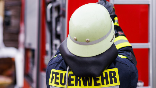 Unfall in Weiterstadt: Mann fährt Feuerwehrmann über Fuß