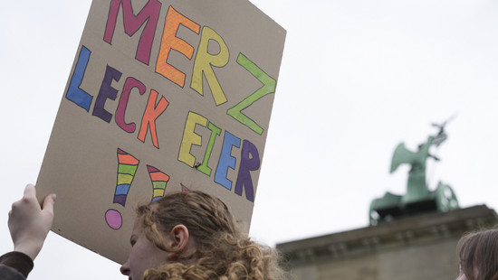 Jugendwort 2026: Mehrzweckeier unter den Favoriten