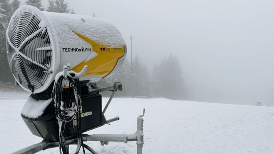 Willingen und Wasserkuppe: Schneekanonen starten Betrieb