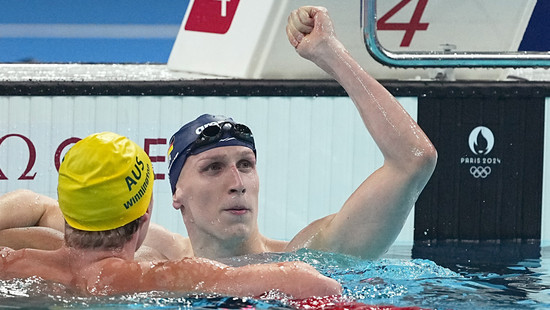 Erste deutsche Olympia-Medaille: Lukas Märtens schwimmt zu Gold