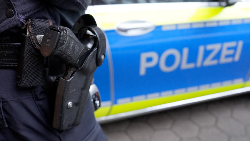 Falsche Polizisten halten in Seligenstadt echte Polizistin an