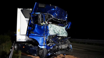 Schwerer LKW-Unfall auf der A44 zwischen Breuna und Zierenberg