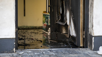 Knall und Flammen in Groß-Umstadt - Haustür beschädigt