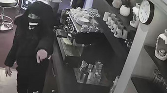 Raubüberfälle in Hanau und Erlensee: Polizei fahndet mit Täter-Fotos