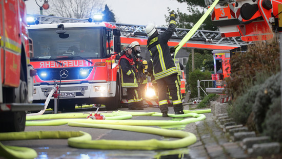 Feuer in Wohnung in Mainz: 13 Menschen und zwei Katzen gerettet