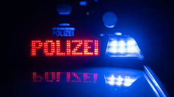 Lebende Fische auf A3 - Feuerwehr bastelt Rettungspool