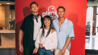 Fast Boy singen 'Wave' unplugged und erzählen von David Guetta