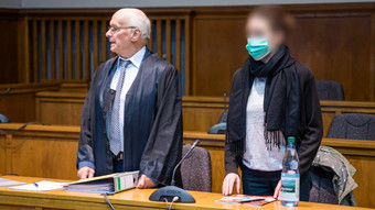 Kinder von Balkon geworfen: Mutter aus Hessen muss in Psychiatrie