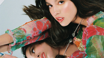 Olivia Rodrigo überrascht bei Open Mic in New York