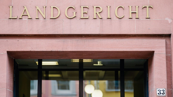 Gerichtsurteil: Kein Schmerzensgeld nach für Salatblatt-Sturz