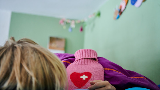 Frauen nutzen mehr Kinderkrankentage als Männer