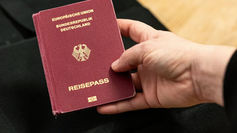 Hanau: Ladendieb verliert bei Flucht seinen Ausweis - Festnahme
