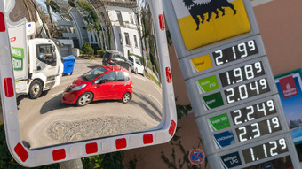 Spritpreise sinken erstmals seit Kriegsbeginn