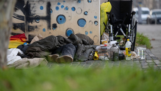 Angriffe auf Obdachlose in Marburg: Stadt verurteilt Taten