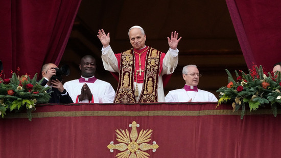 Papst mahnt zu Frieden: «Dröhnen der Waffen möge verstummen»