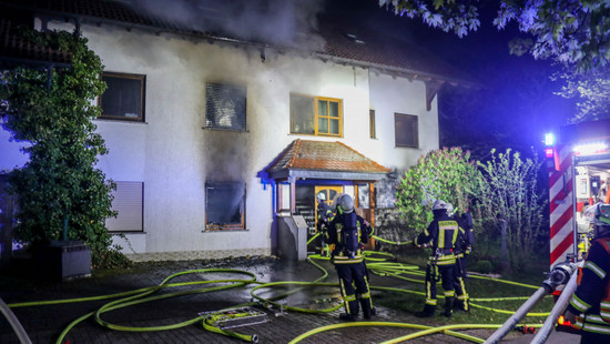 Elters: Hund rettet Familie vor Feuer-Inferno