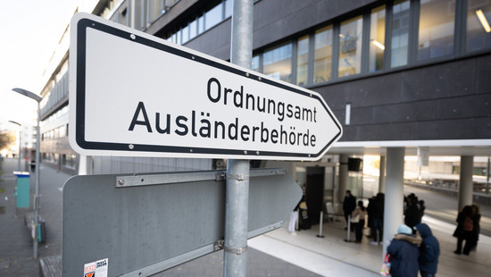 Frankfurt: Neue Webseite soll Chaos in der Ausländerbehörde beenden
