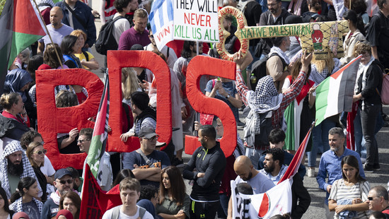 Tausende demonstrieren gegen Gaza-Krieg in Frankfurt